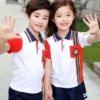 Mẫu đồng phục mầm non có túi phối sọc dọc