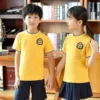 Mẫu đồng phục mầm non kiểu cổ tròn màu vàng